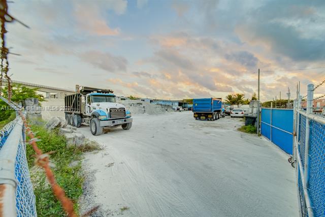  Sand and Gravel Rock,Wholesaler Business For Sale in Miami Miami 73916